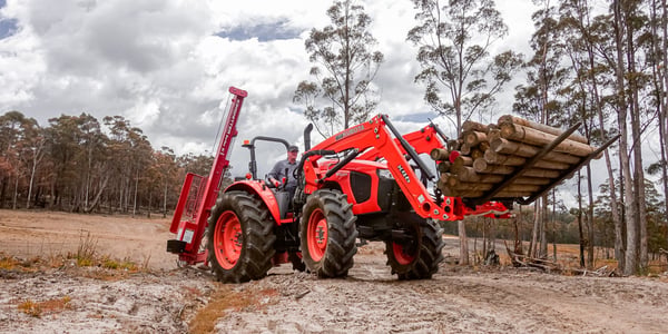 Kinghitter hydraulic post hitter fitted to a Kubota tractor.